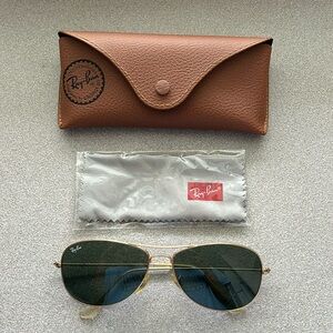 LIKE NEW RAY-BAN SUNGLASSES